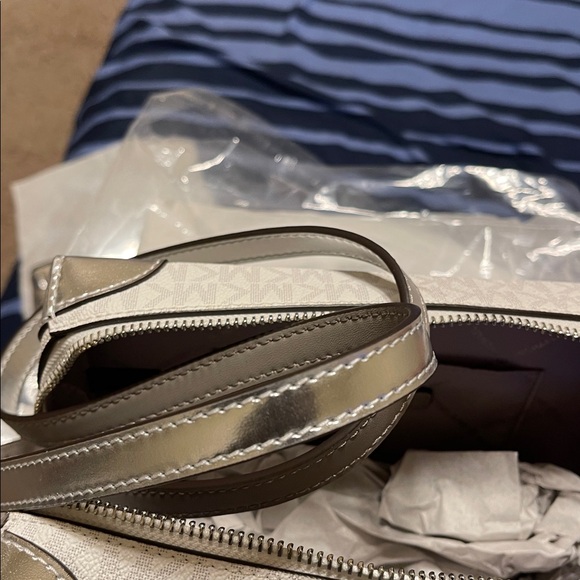 Michael Kors White and Silver Crossbody Bag with Patches - Picture 3 of 6